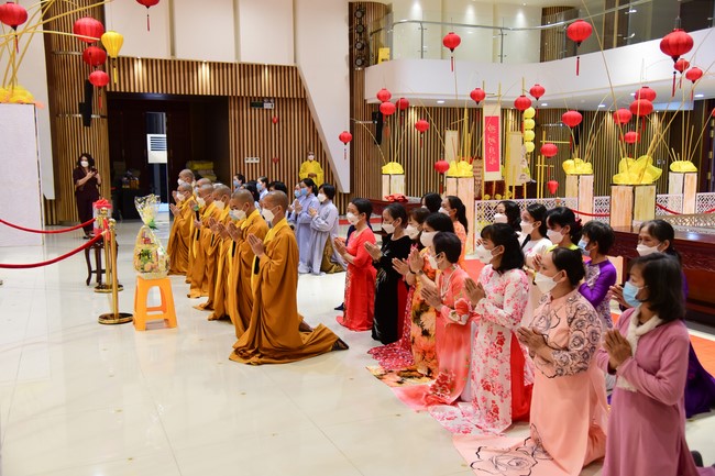 Chùm ảnh mồng một Tết Nhâm Dần